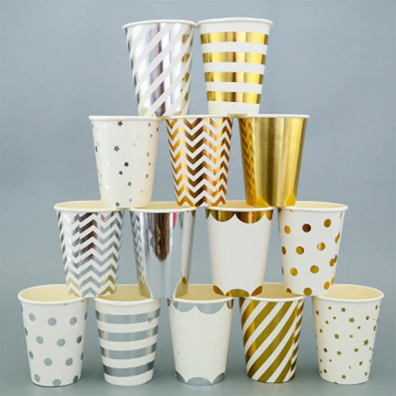 Pack of 10 golden paper cups – party tableware with polka dots and stripes, for birthday, decorations and events