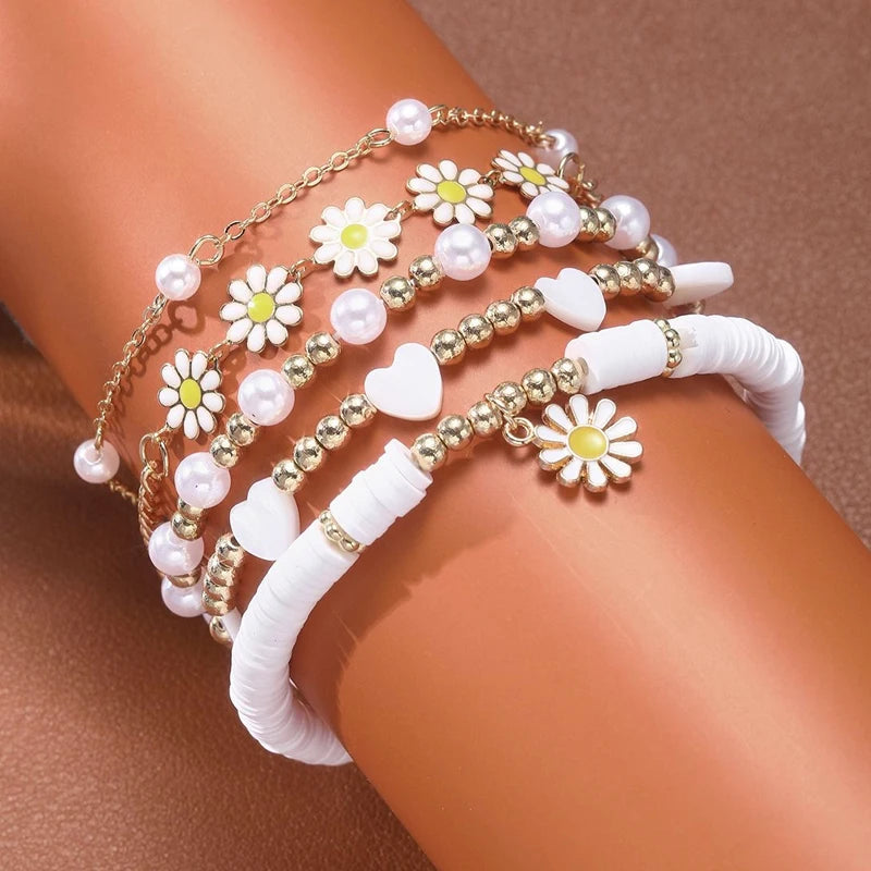 8 Pieces Vintage Daisy Bracelet Set for Women - Bohemian Beads, Enamel, Star, Heart, Trendy Jewelry, Ideal as a Gift