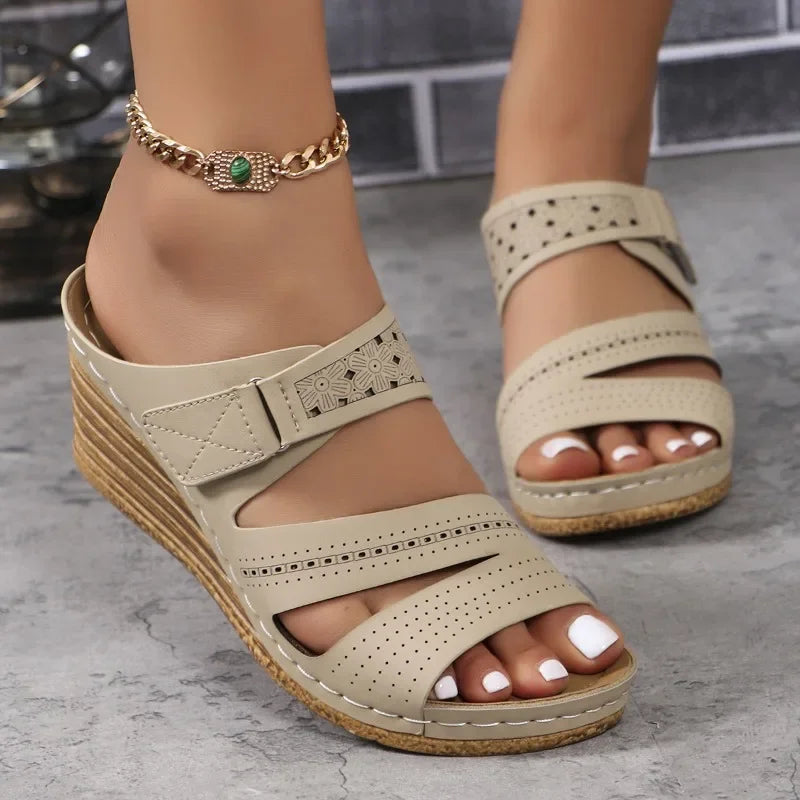 Sandalen für Frauen im Sommer, mit Metallschnalle, Mode-Peep-Toe, Keilabsatz, lässig, dicker Boden, leicht und komfortabel, ideal für den Strand, rutschfest.