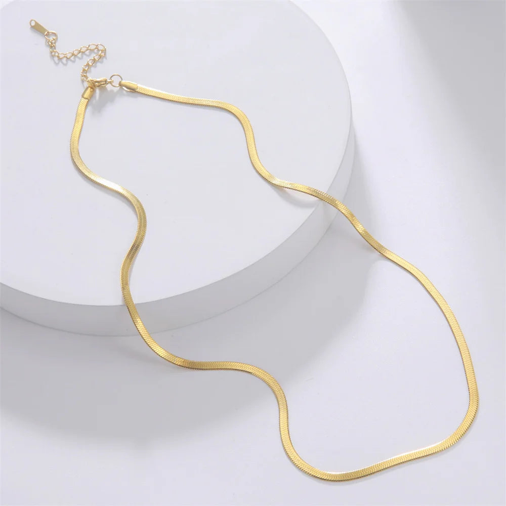 Skyrim Stainless Steel Snake Necklace - Gold-colored herringbone choker for women and men, trend 2024, ideal as a gift