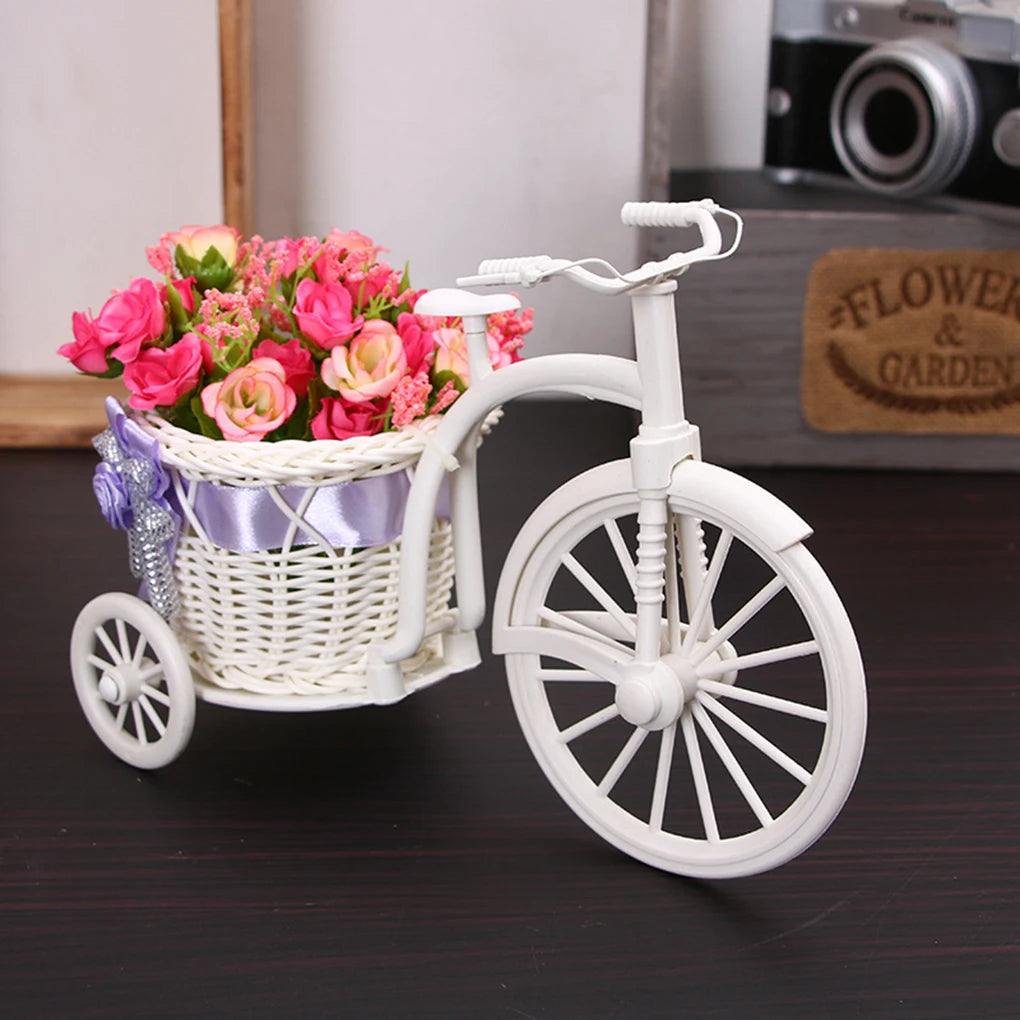 Dekoratives Fahrrad mit Blumenkorb – Elegante Tischdekoration im Dreirad-Design für Zuhause, Hochzeit & DIY