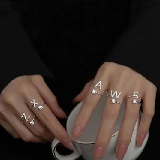 Zirkon-Buchstaben-Ring A-Z für Frauen – Verstellbarer Metallring mit Alphabet-Design, Ideal als Hochzeitsgeschenk