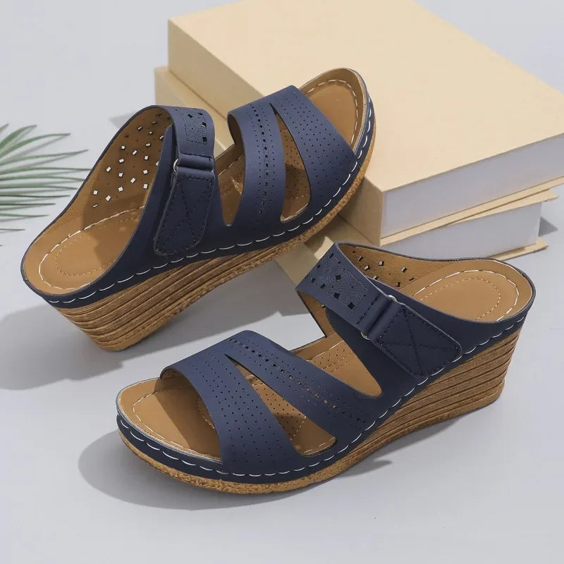 Sandalen für Frauen im Sommer, mit Metallschnalle, Mode-Peep-Toe, Keilabsatz, lässig, dicker Boden, leicht und komfortabel, ideal für den Strand, rutschfest.